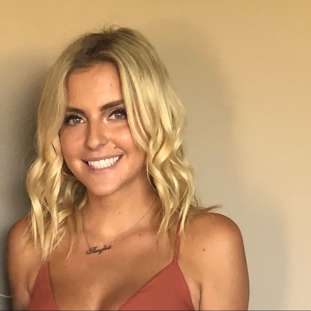 Meet your Posher, Taylee